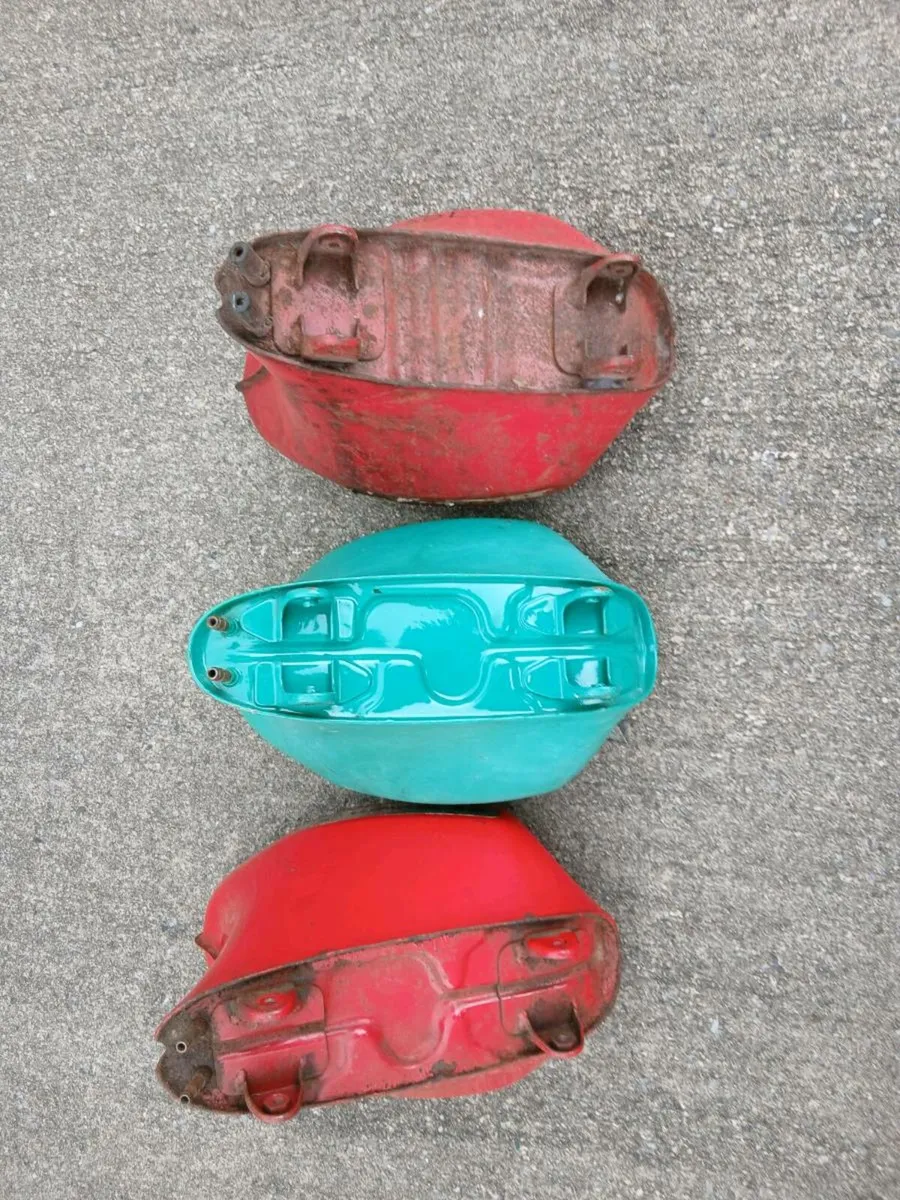 Honda 50 Tanks/forks and parts. - Image 2