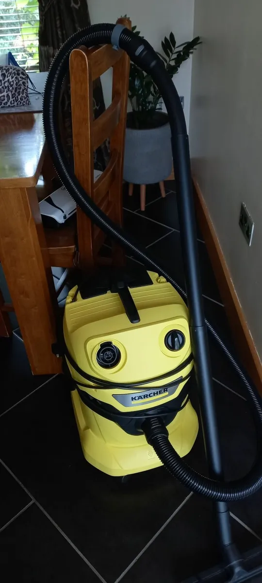 Karcher WD4 20L Vacuum Cleaner - Image 2