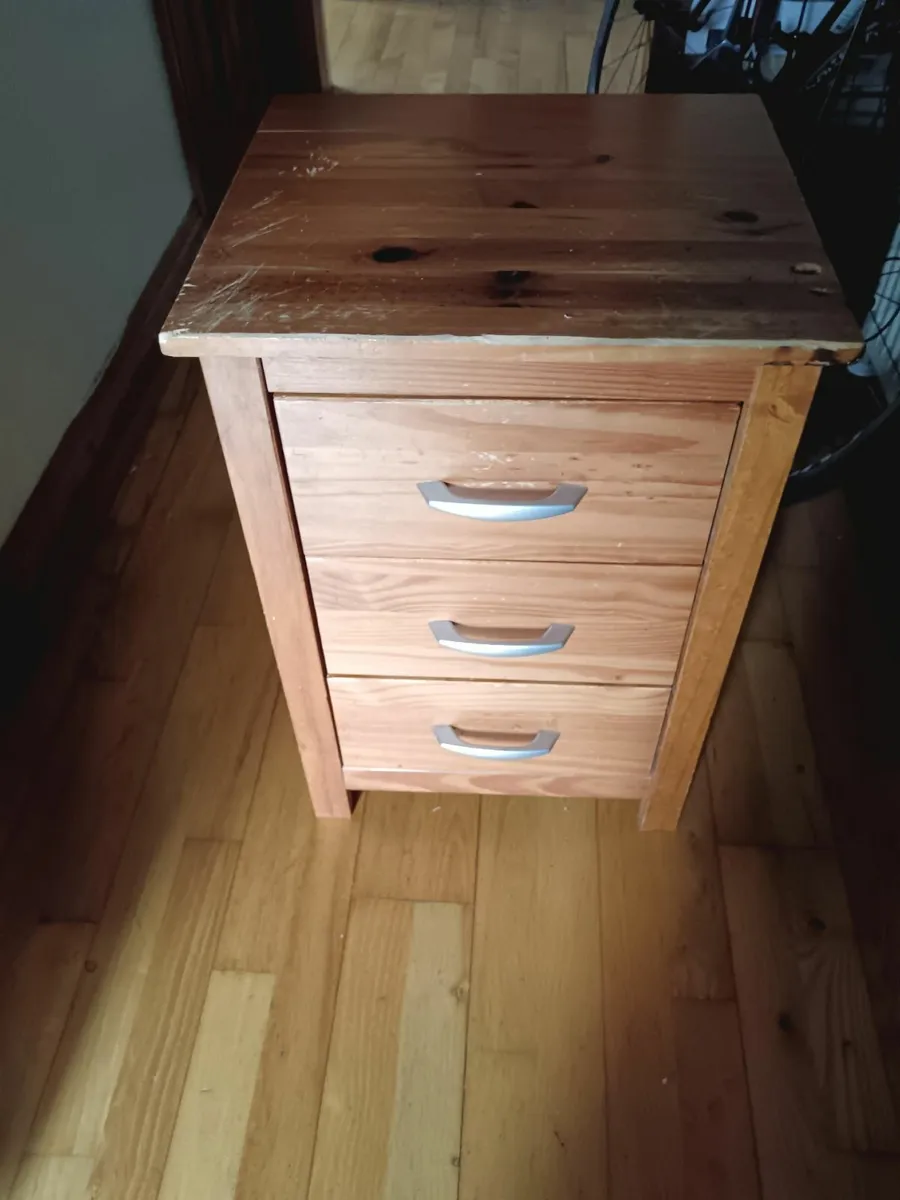 3 drawer unit / bedside table - Image 1