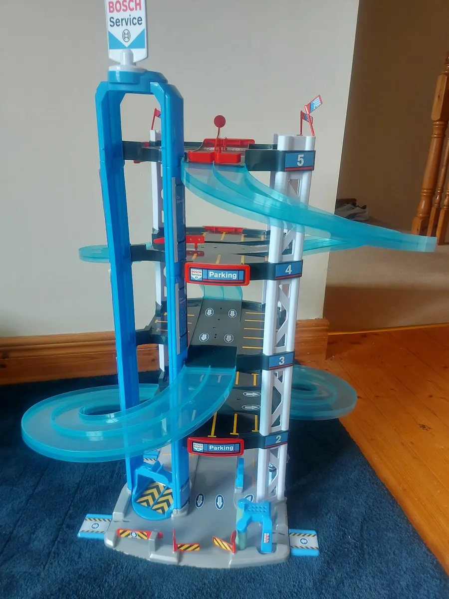 Bosch Car garage - Image 2