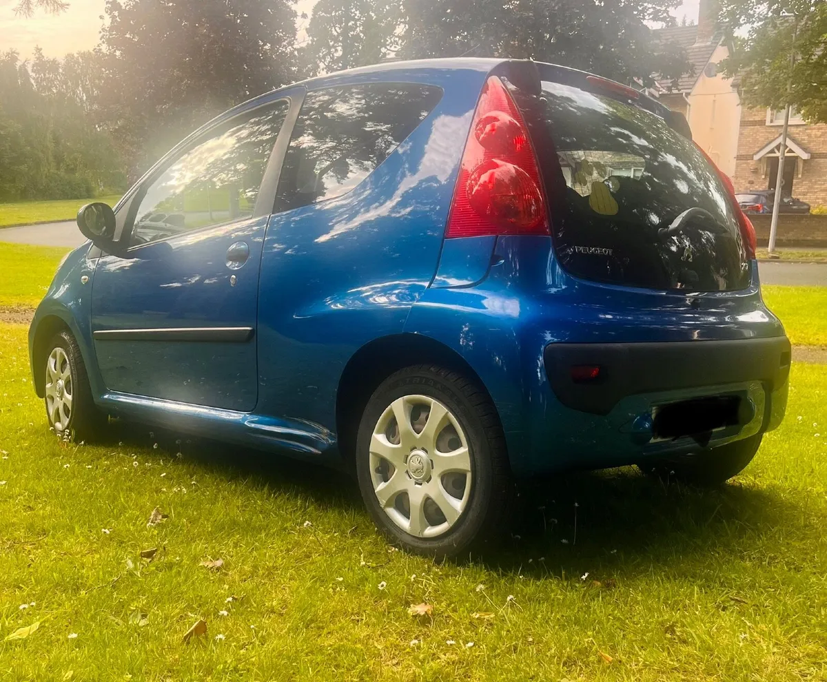 Peugeot 107 2009 - Image 1
