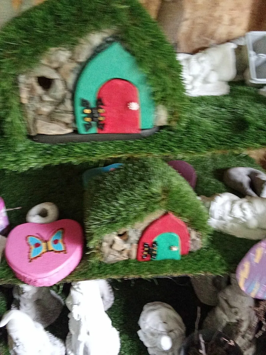 Little houses - Image 2