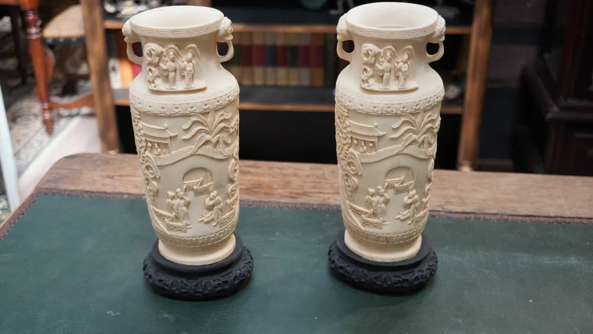 🇨🇳 Pair of Chinese-Style Alabaster Vases - Image 3