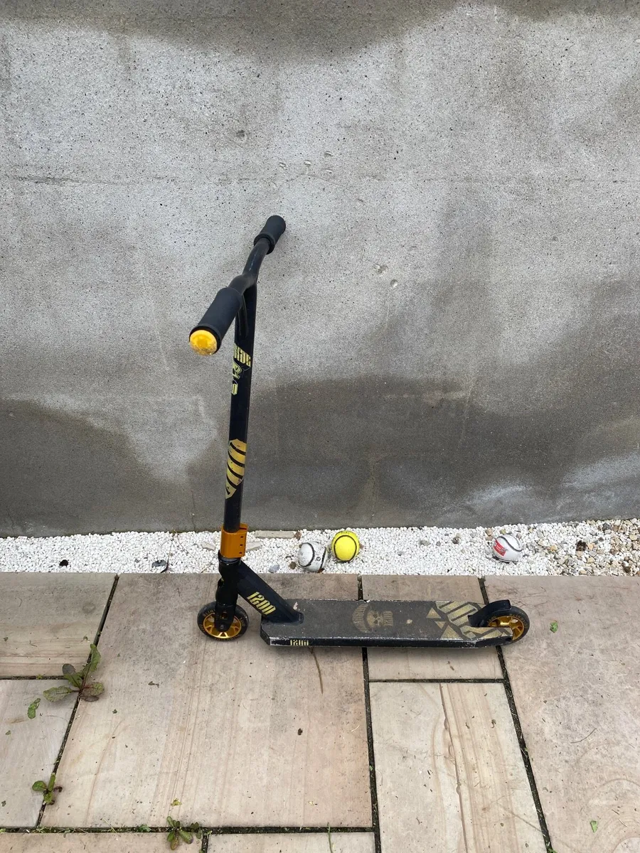 Scooter - Image 1