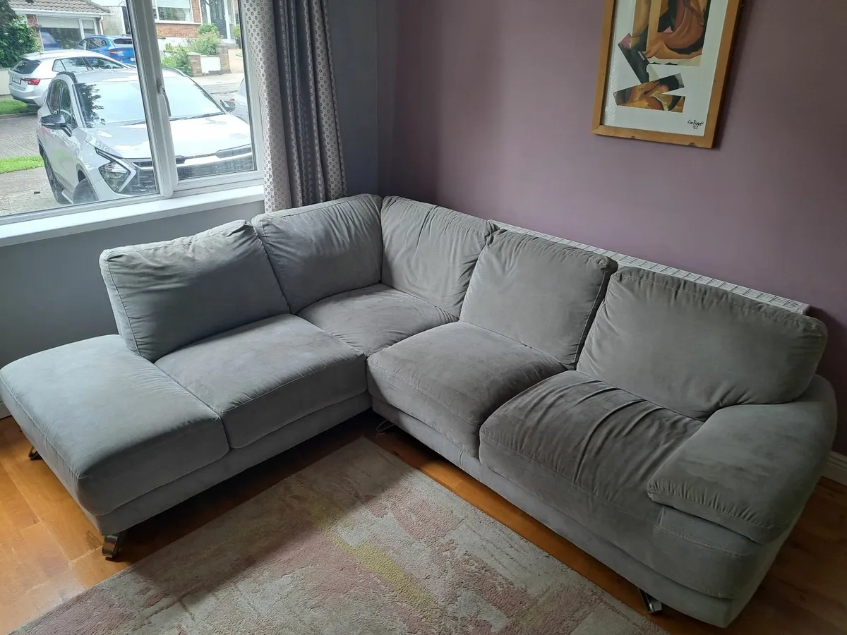 L-shaped couch - Image 2