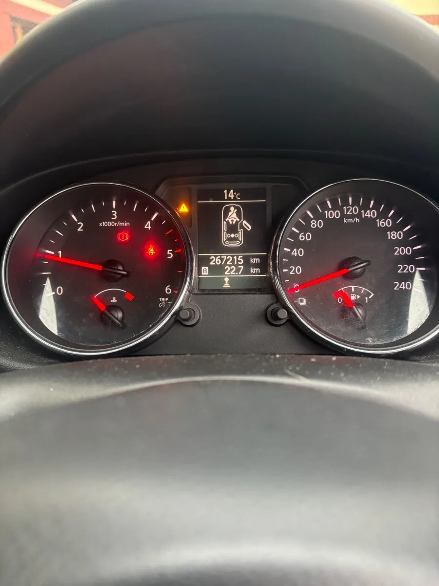 Nissan Qashqai+2 2011 - Image 2