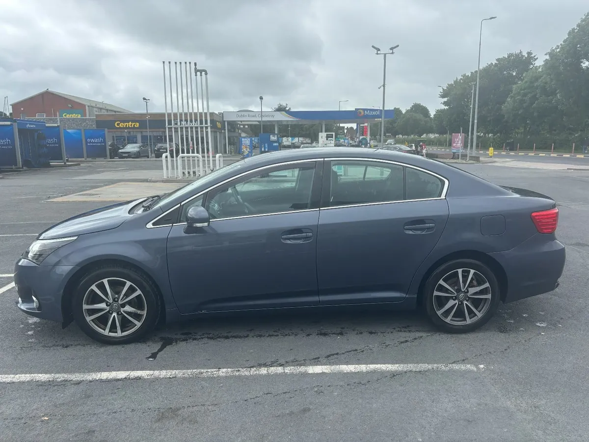 Toyota Avensis 2012 - Image 2