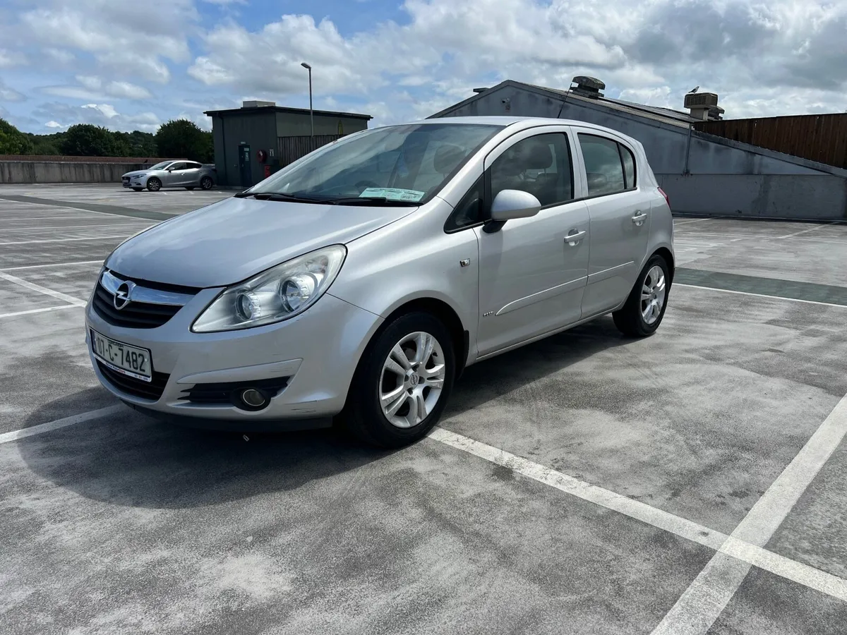 07 Corsa petrol . Nct 10/25 €1400 Ono - Image 3