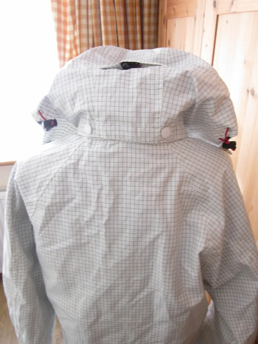 Altitude 8848 Hooded Men's Jacket - Image 3