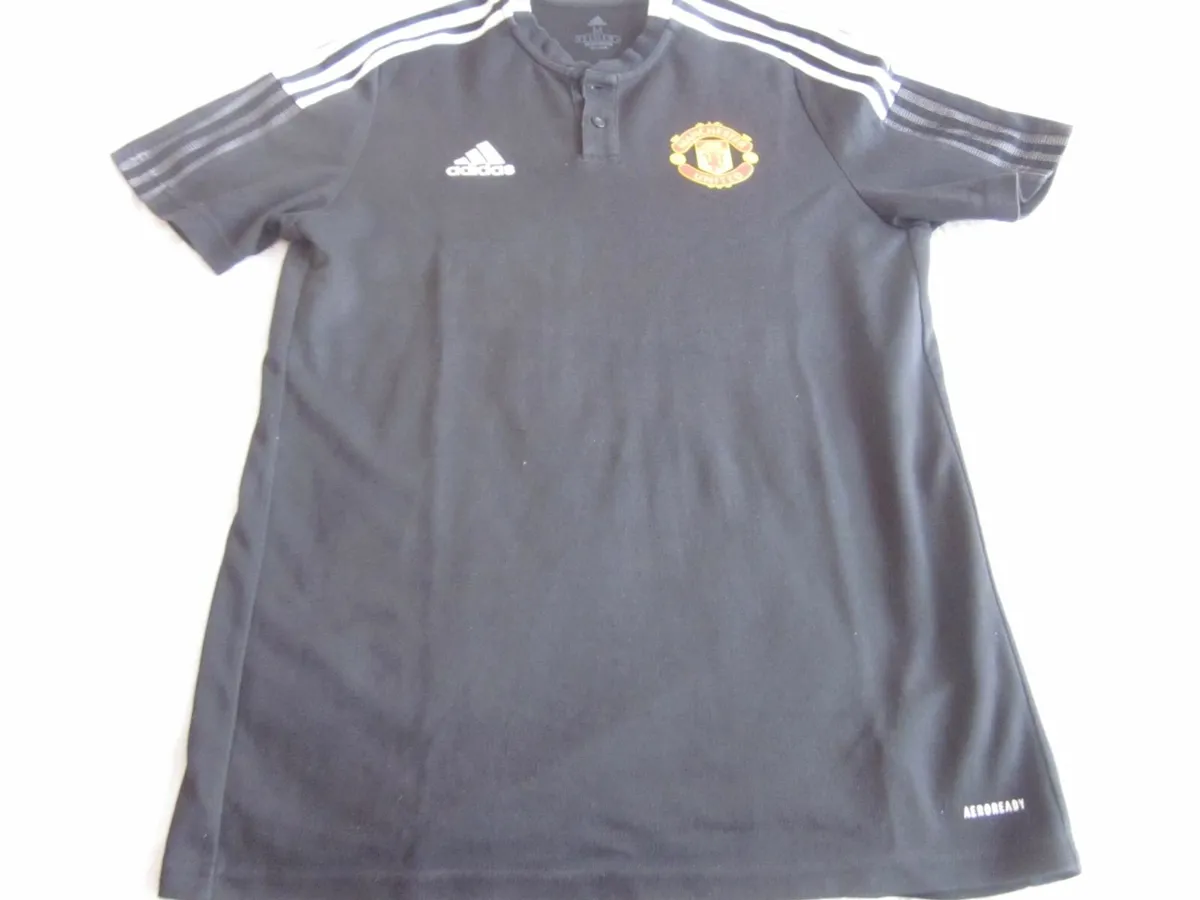Manchester United 2021/22 Football Shirt Training - Image 1