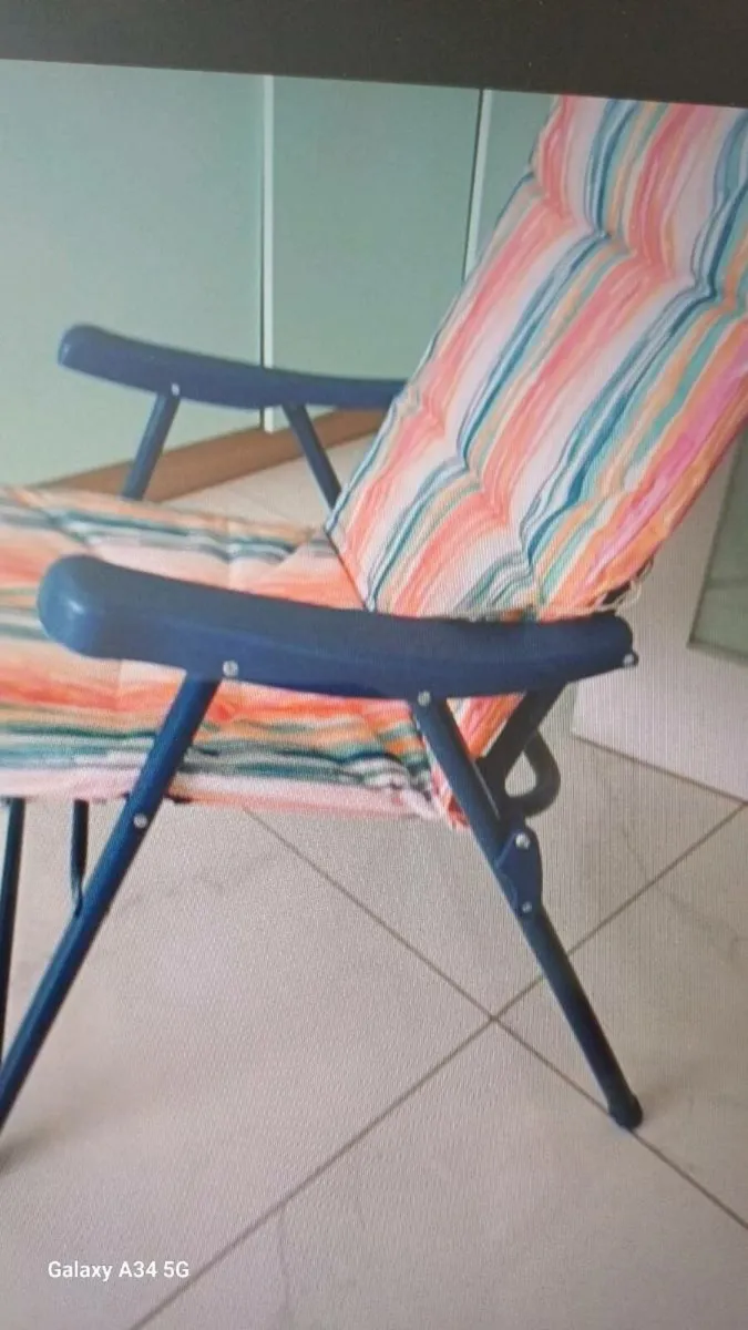 Two Mountain Warehouse Folding Deck  Padded Chairs - Image 3