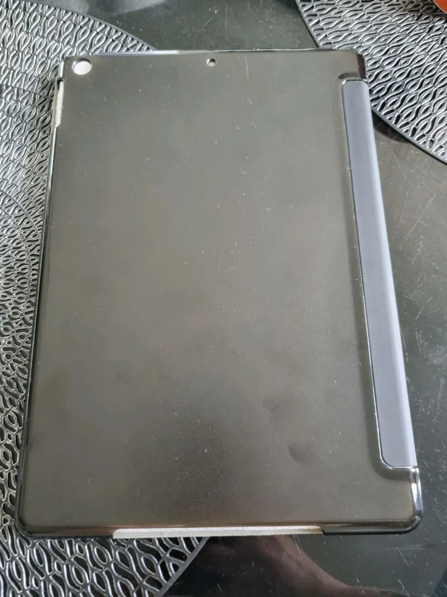Ipad flip case x 2 - Image 2