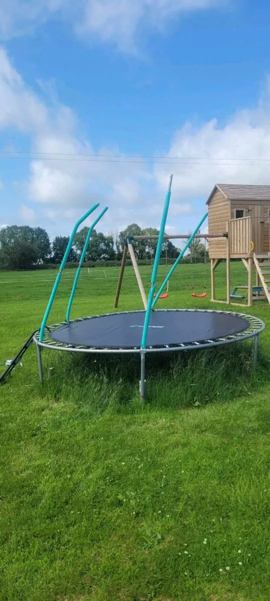 Trampoline free to take - Image 1