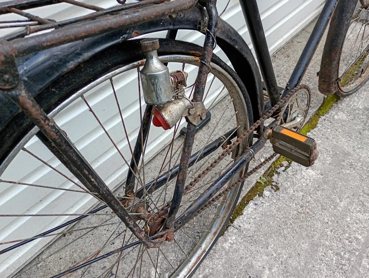 Vintage bicycle - Image 2