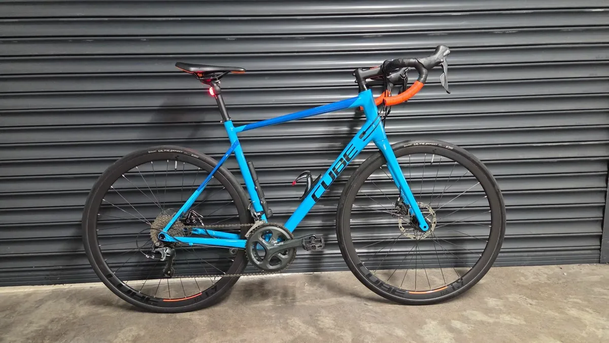 Cube Attain Race disc road bike - Image 1