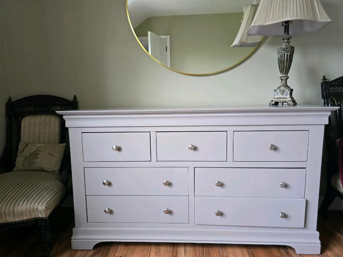 Chest of drawers New Boxed