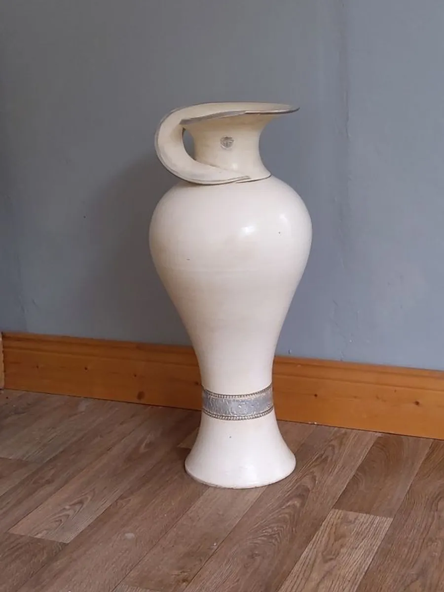 floor vase - Image 2