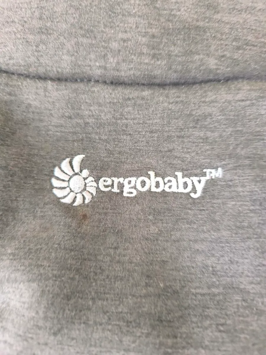 Ergobaby Embrace baby sling/carrier - Image 2