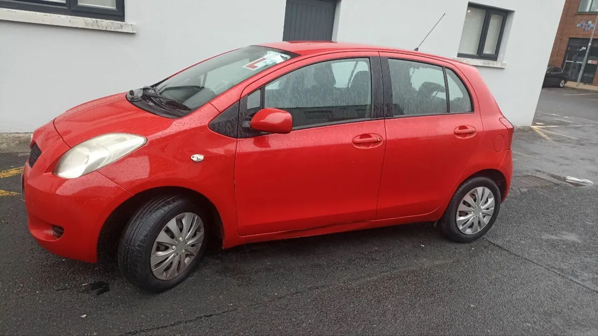 AUTOMATIC Toyota Yaris Luna - Image 2