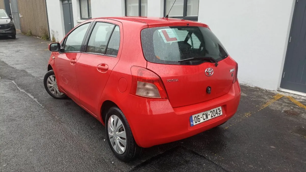 AUTOMATIC Toyota Yaris Luna - Image 3
