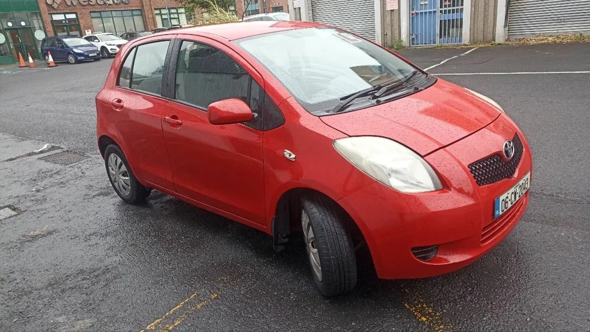 AUTOMATIC Toyota Yaris Luna - Image 4
