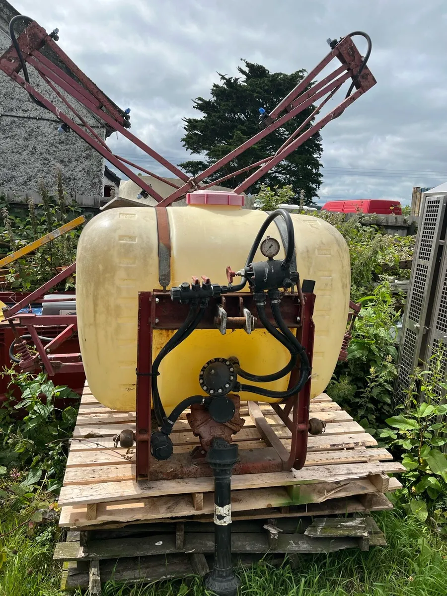 A sprayer - Image 1