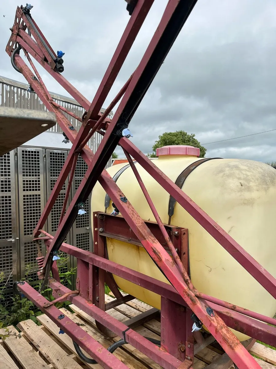A sprayer - Image 2
