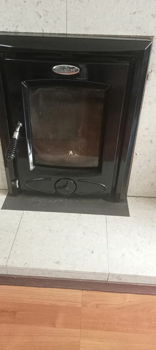 Stanley inset stove - Image 1