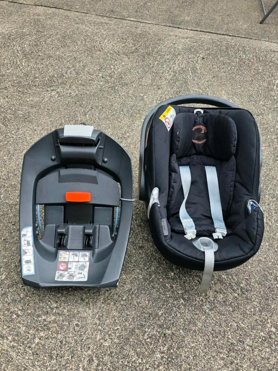 Cybex Baby/Infant car seat with Base - Image 1
