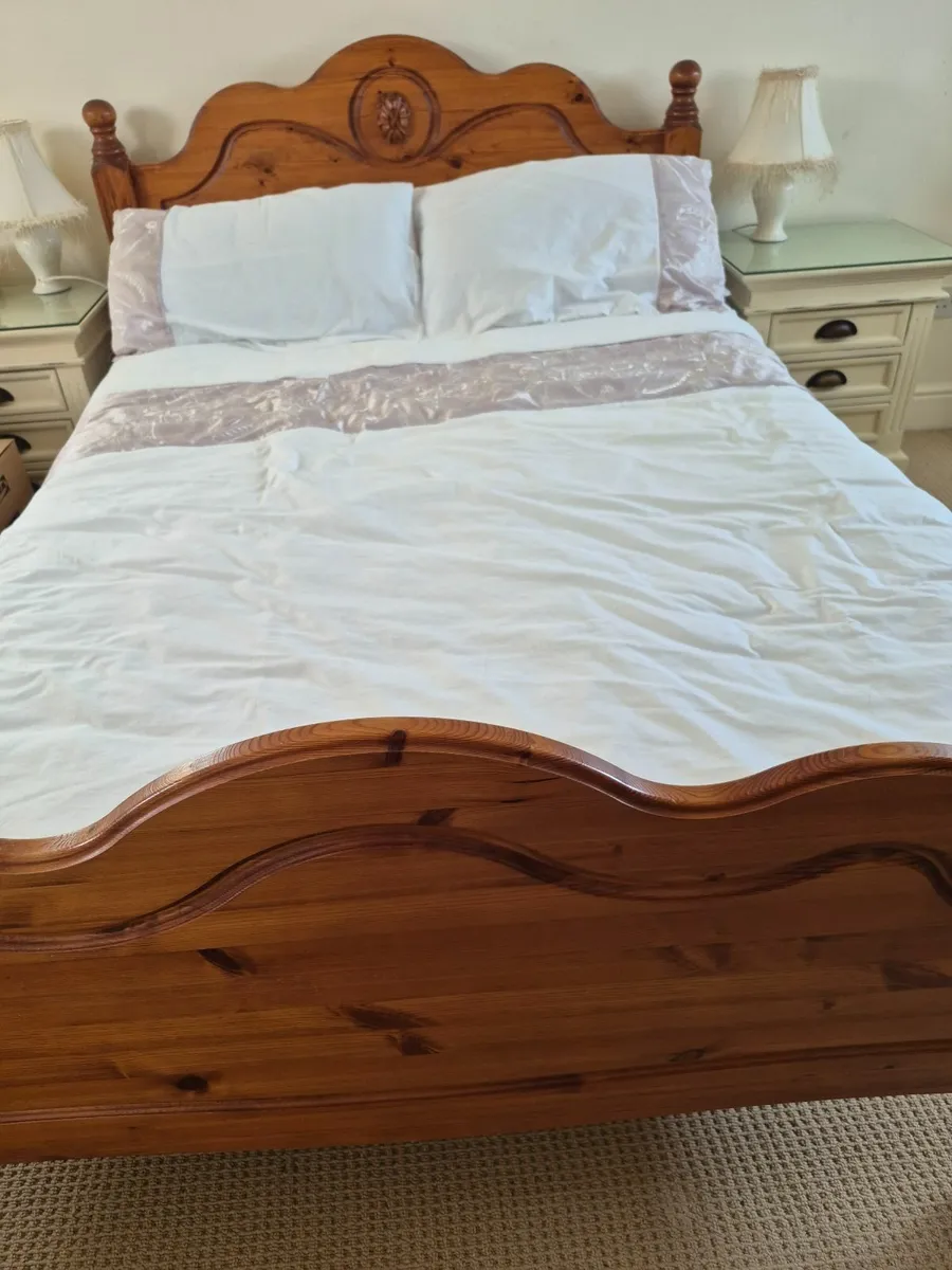 Double bed - Image 1