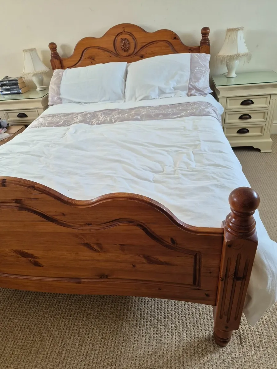 Double bed - Image 2