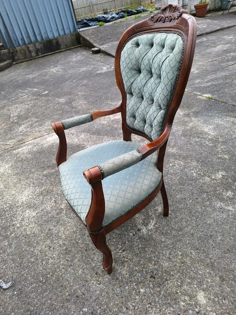 Beautiful vintage armchair - Image 2