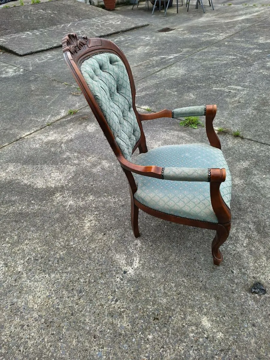 Beautiful vintage armchair - Image 3