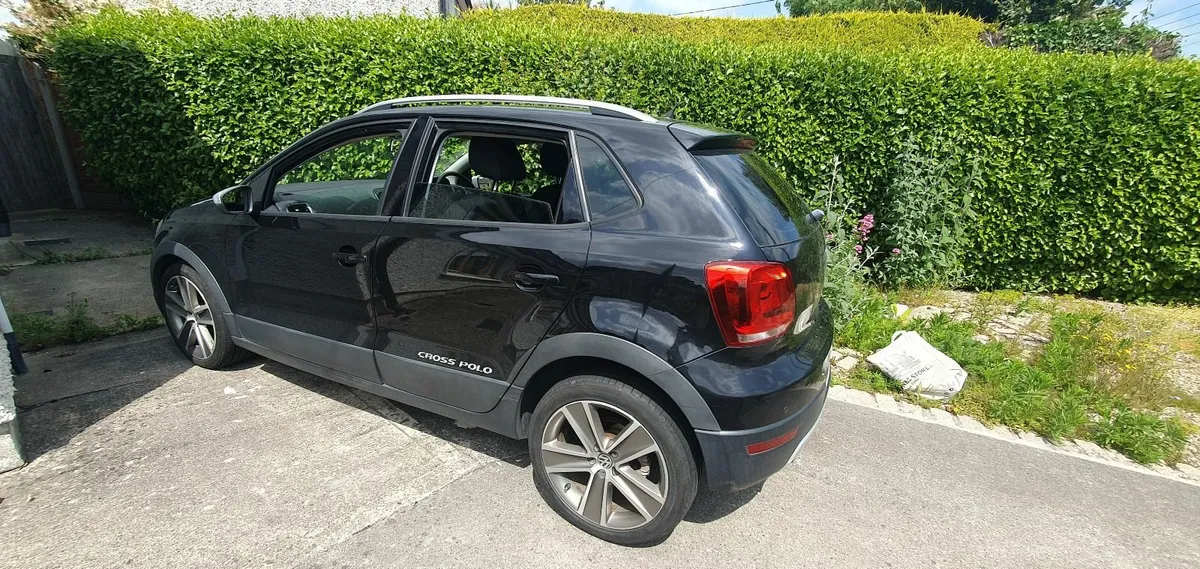 Volkswagen Cross Polo 2011 - Image 1