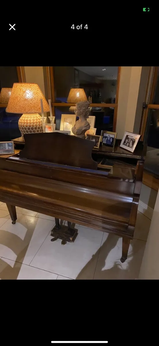 Baby grand piano for sale - Image 1