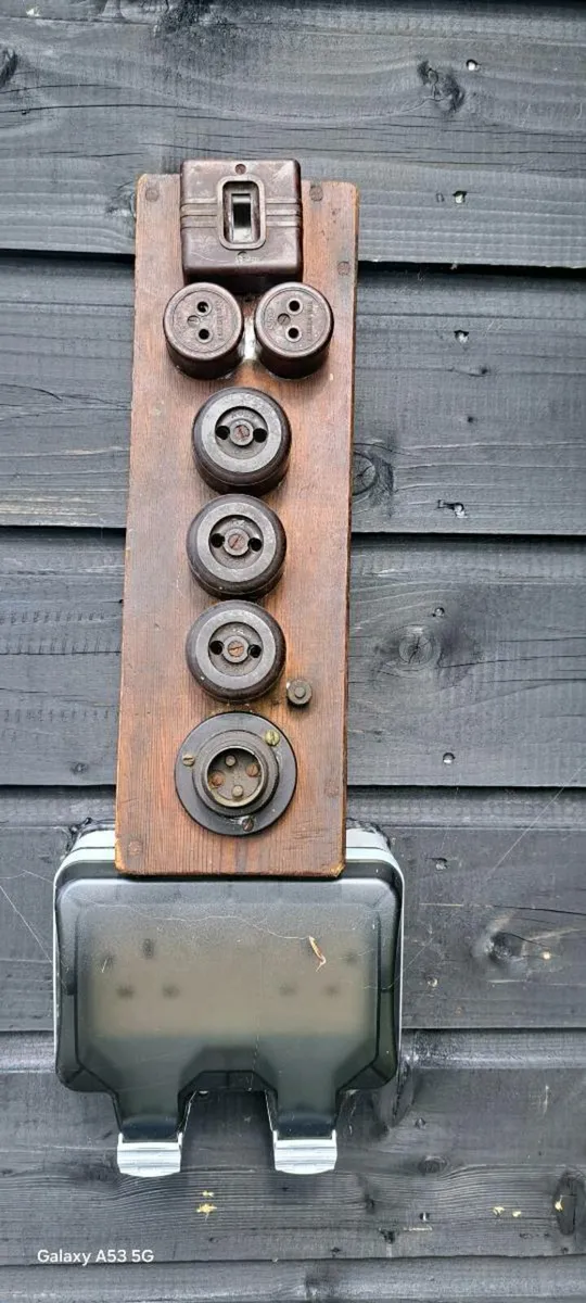 Old bakelite switch   board - Image 1