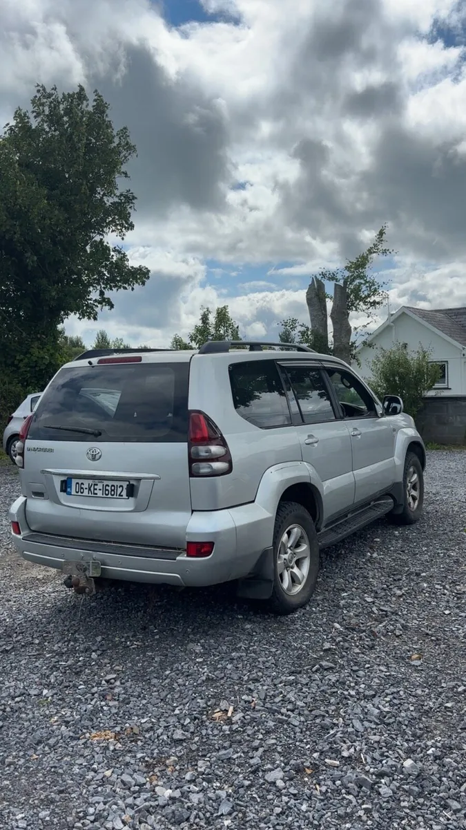 Toyota Land Cruiser - Image 3