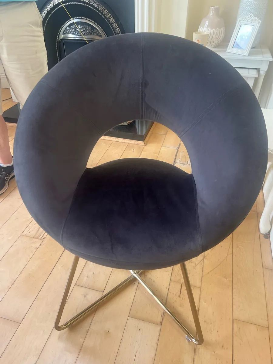Velvet Accent Chair with Gold Legs - Image 3