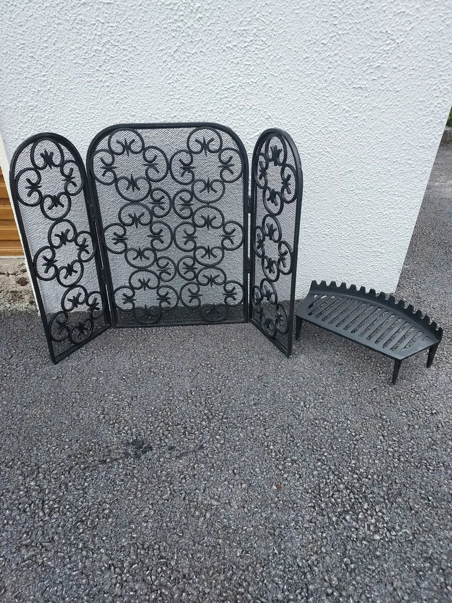 Fireplace, Fireguard and Grate - Image 1