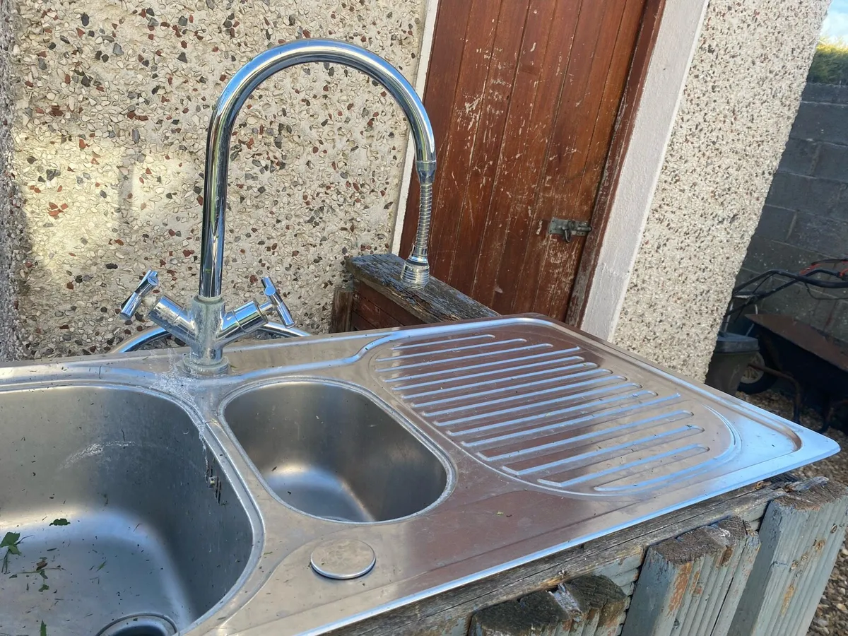 Kitchen sink with tap - Image 1