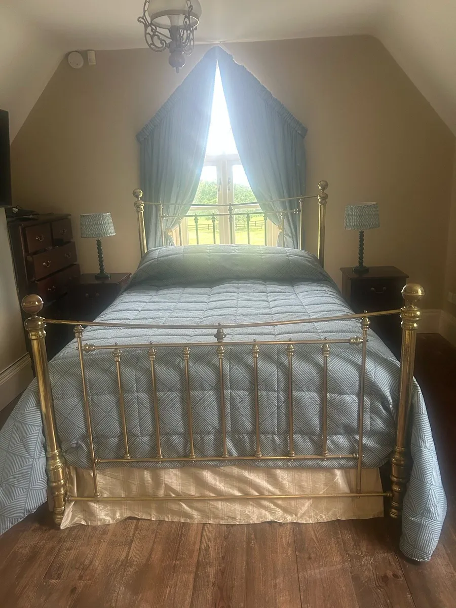 Bed - Image 1