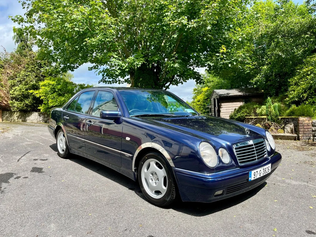 1997 Mercedes E230 *only 46k miles* - Image 2