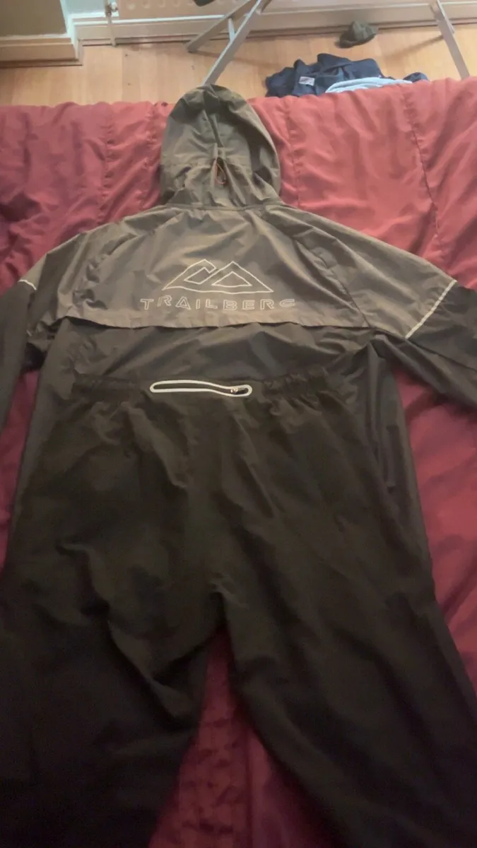 Trailberg Tracksuit - Image 3