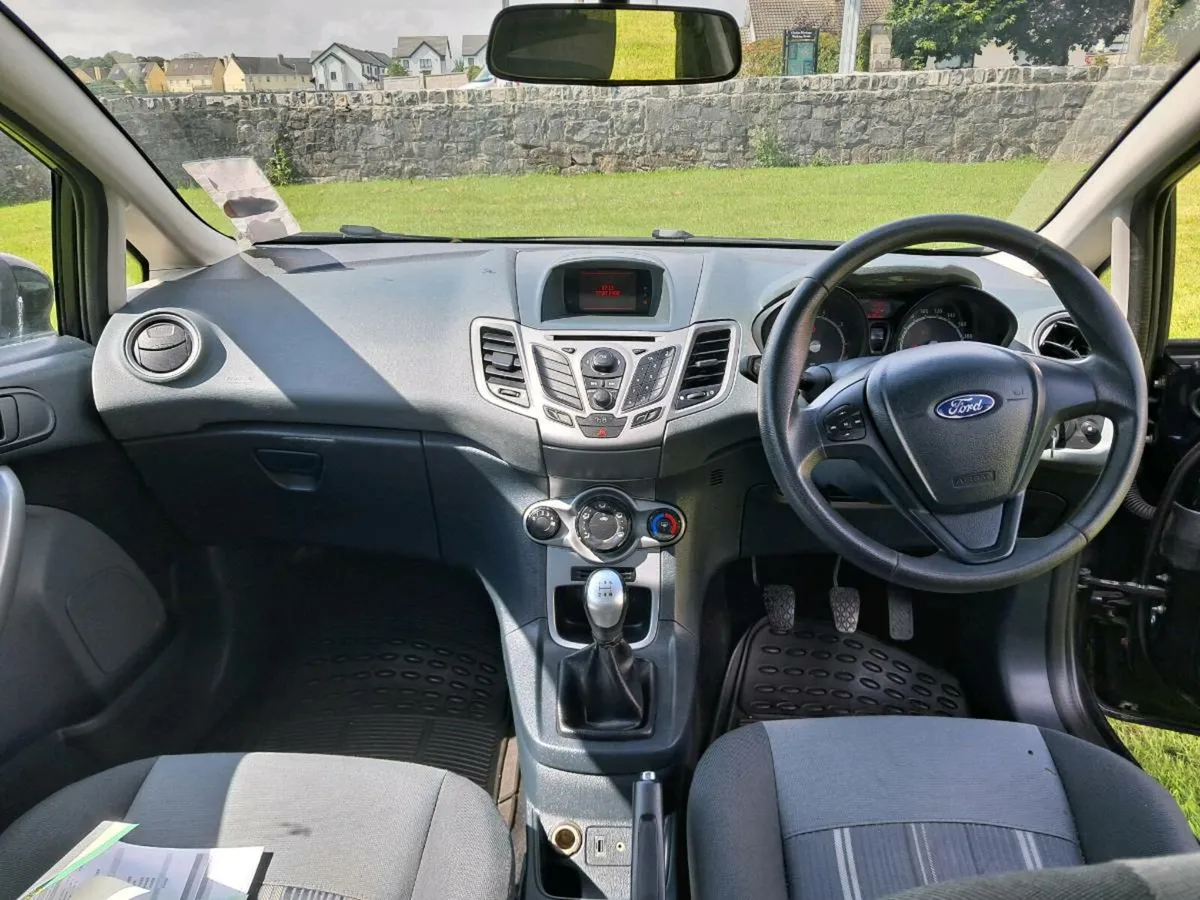 Car - Image 3