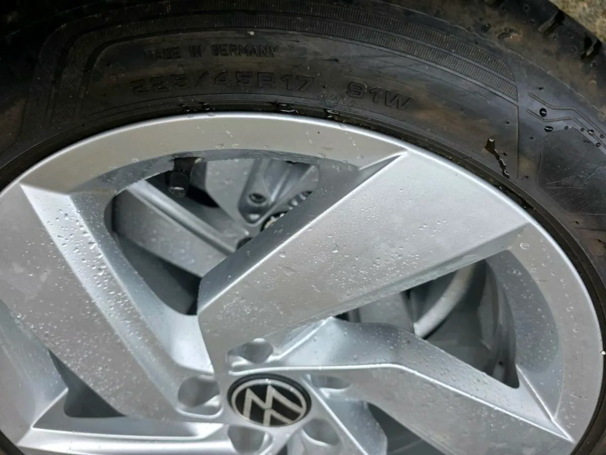 Alloys with tyres VW - Image 2