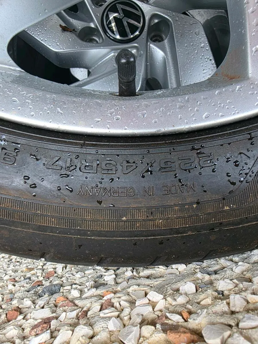 Alloys with tyres VW - Image 4
