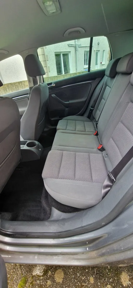SOLD.              Volkswagen Golf 2009 - Image 4
