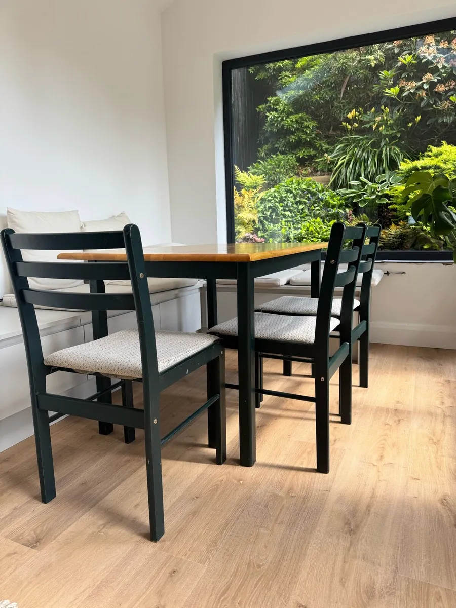 Table and Chairs - Image 2