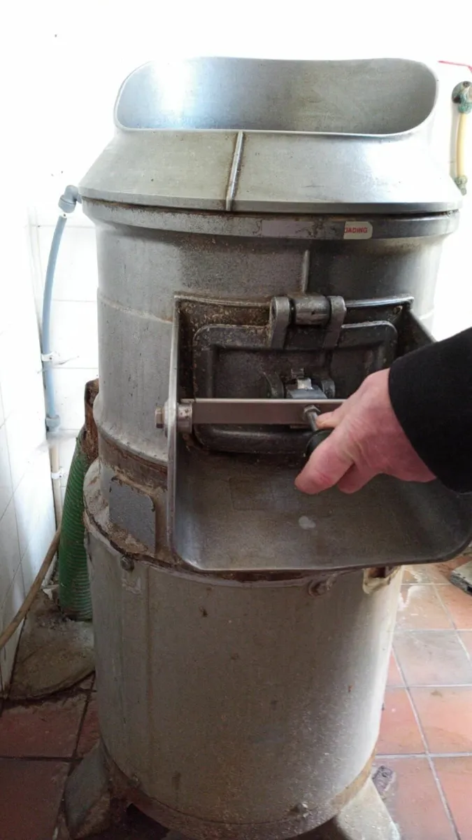 Freestanding Commercial Potato Peeler for Sale - Image 2