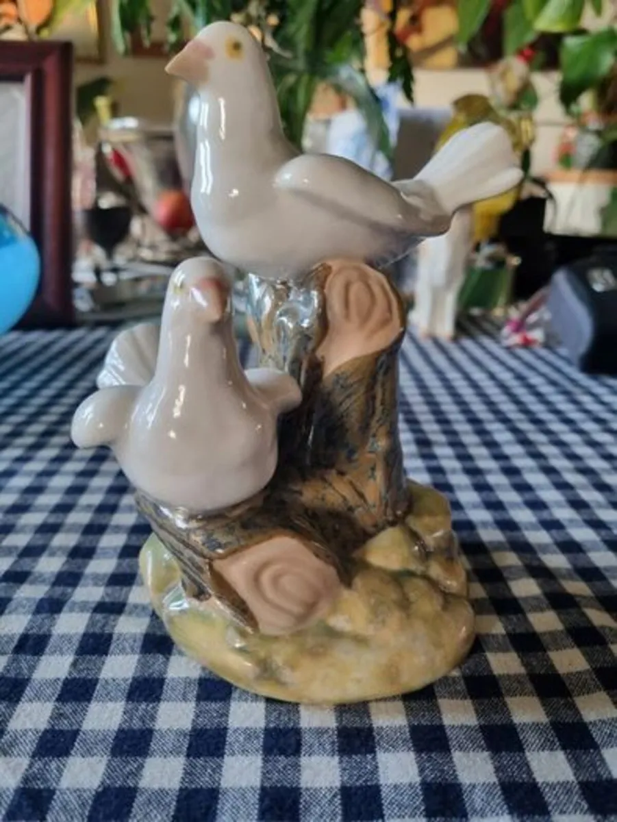Tengra Spain porcelain - figurine of two doves - Image 3